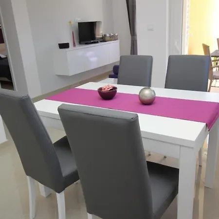 Wunderschoene In Mit Eigenem Balkon Apartment Baska (Krk)