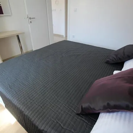 Apartment Wunderschoene In Mit Eigenem Balkon Baska (Krk)